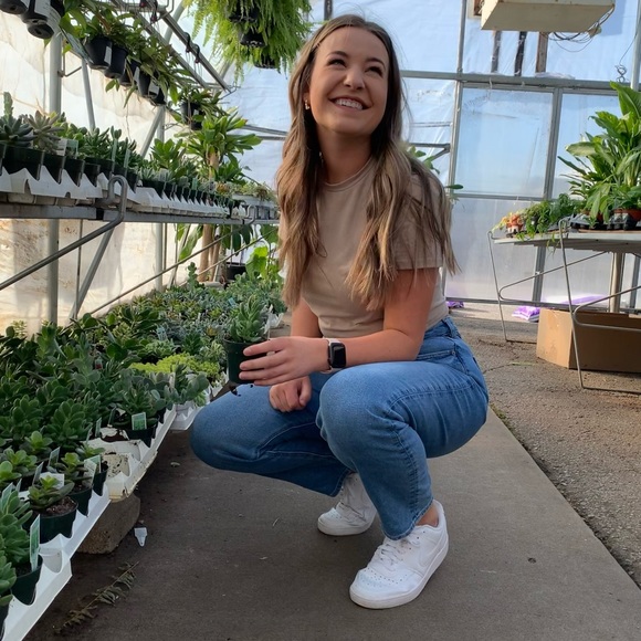 MEET YOUR POSHER - Picture 10 of 10